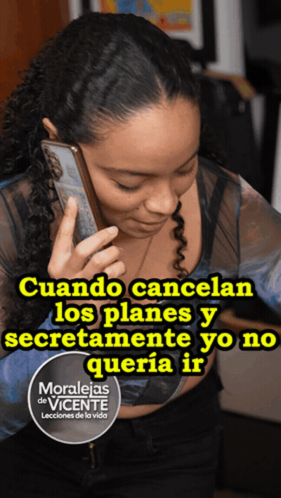 Woman On Phone Saying Cuando Cancelan Los Planes Y Secretamente Yo No Queria Ir GIF