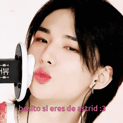 Woman's Face With Besito Si Eres De Astrid GIF