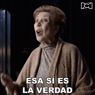 Woman Says Esa Si Es La Verdad In Dark Room GIF