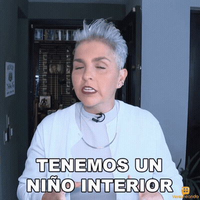 Woman Says Tenemos Un Niño Interior GIF