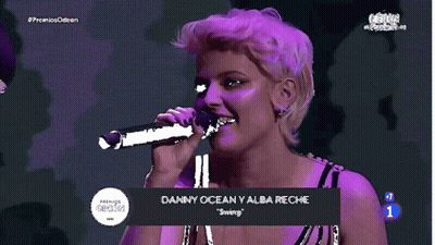 Woman Singing Into Microphone Danny Ocean Y Alba Reche GIF