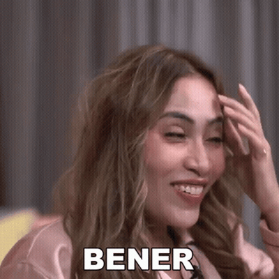 Woman Smiling Funny Face Bener GIF