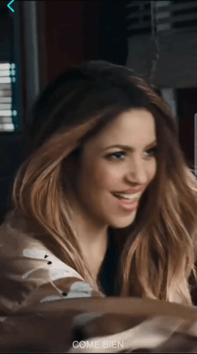 Woman Smiling With Come Bien GIF