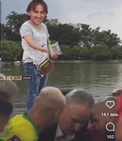 Woman Standing In Water Score 3 To 0 Kor GIF