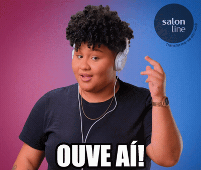 Woman Wearing Headphones Says Ouve Ai GIF