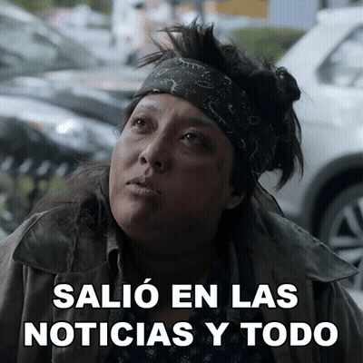 Woman With Bandana Salio En Las Noticias Y Todo GIF