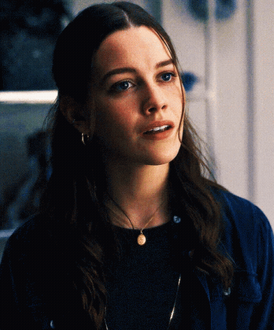 Woman With Necklace And Earrings GIF