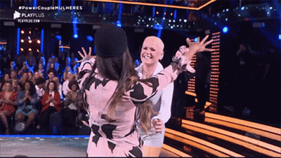 Women Hugging On Stage Power Couple Mulheres GIF