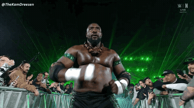 Wrestler Says Thekamdreesen To Crowd GIF