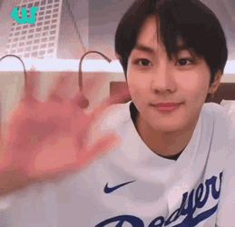 Yang Jungwon Jungwon Flying Kiss GIF