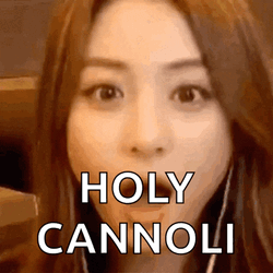 Ye6uns Le Sserafim GIF
