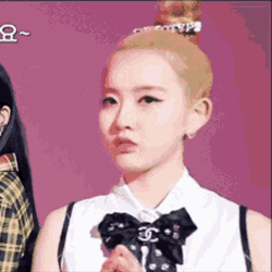Ye6uns Stayc GIF