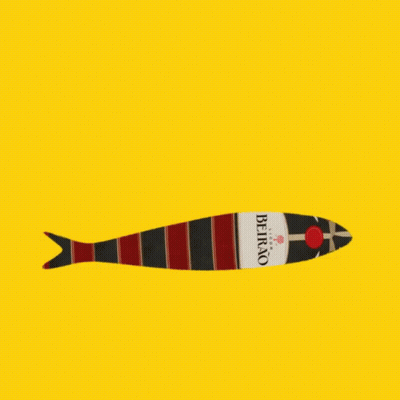 Yellow Background With Fish Saying Sem Espinhas GIF
