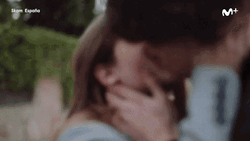 Young Couple Besos Apasionados GIF