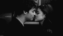 Young Couple Sweet Besos Apasionados GIF