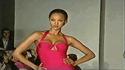 Young Modelo Tyra Banks On Pink Dress GIF