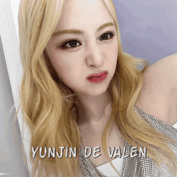Yunjin De Valen Huh Yunjin GIF