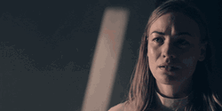 Yvonne Strahovski Confused Expression GIF