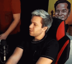 Zanb Gamer Pulling Hair Out GIF