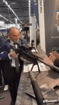Zemmour Sniper GIF