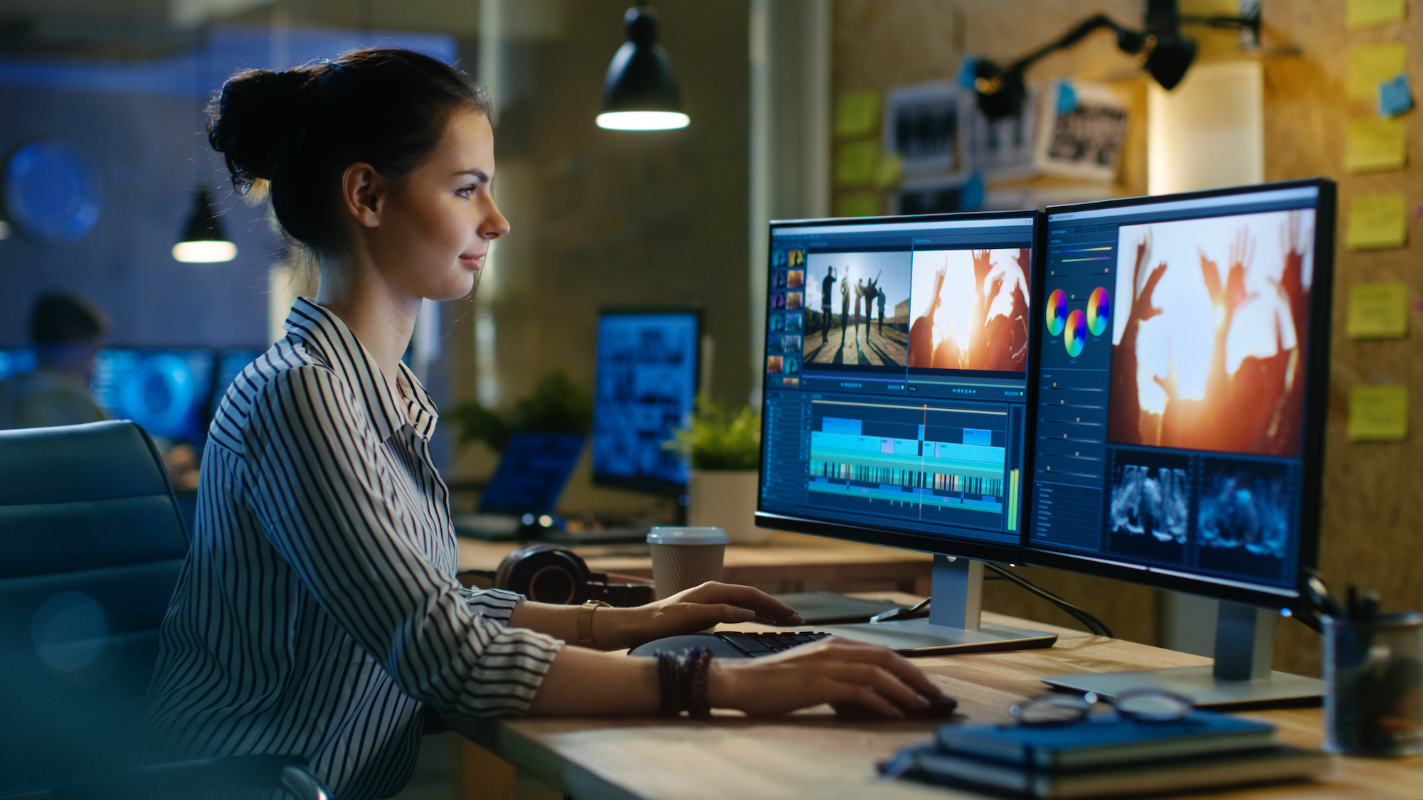 How to Put a GIF in Movie Maker